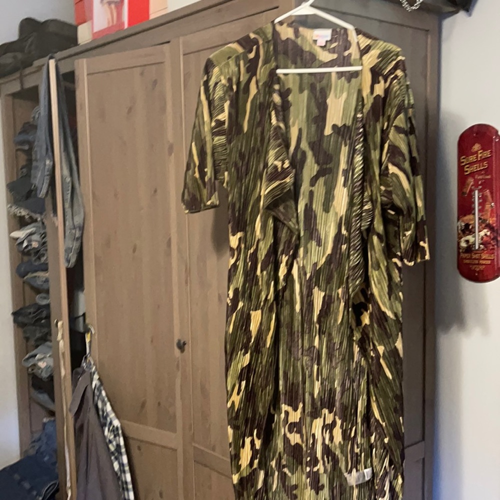 Lularoe camo short sleeve coverup small